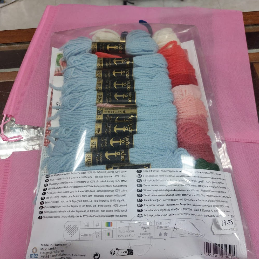 Cojín de Petit Point "Berlin Rose" (Kit  ANCHOR ALR42)