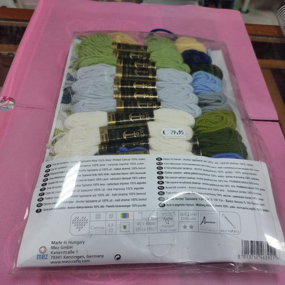 Cojín de Petit Point "Paisley Floral in Blue" (Kit  ANCHOR ALR04)