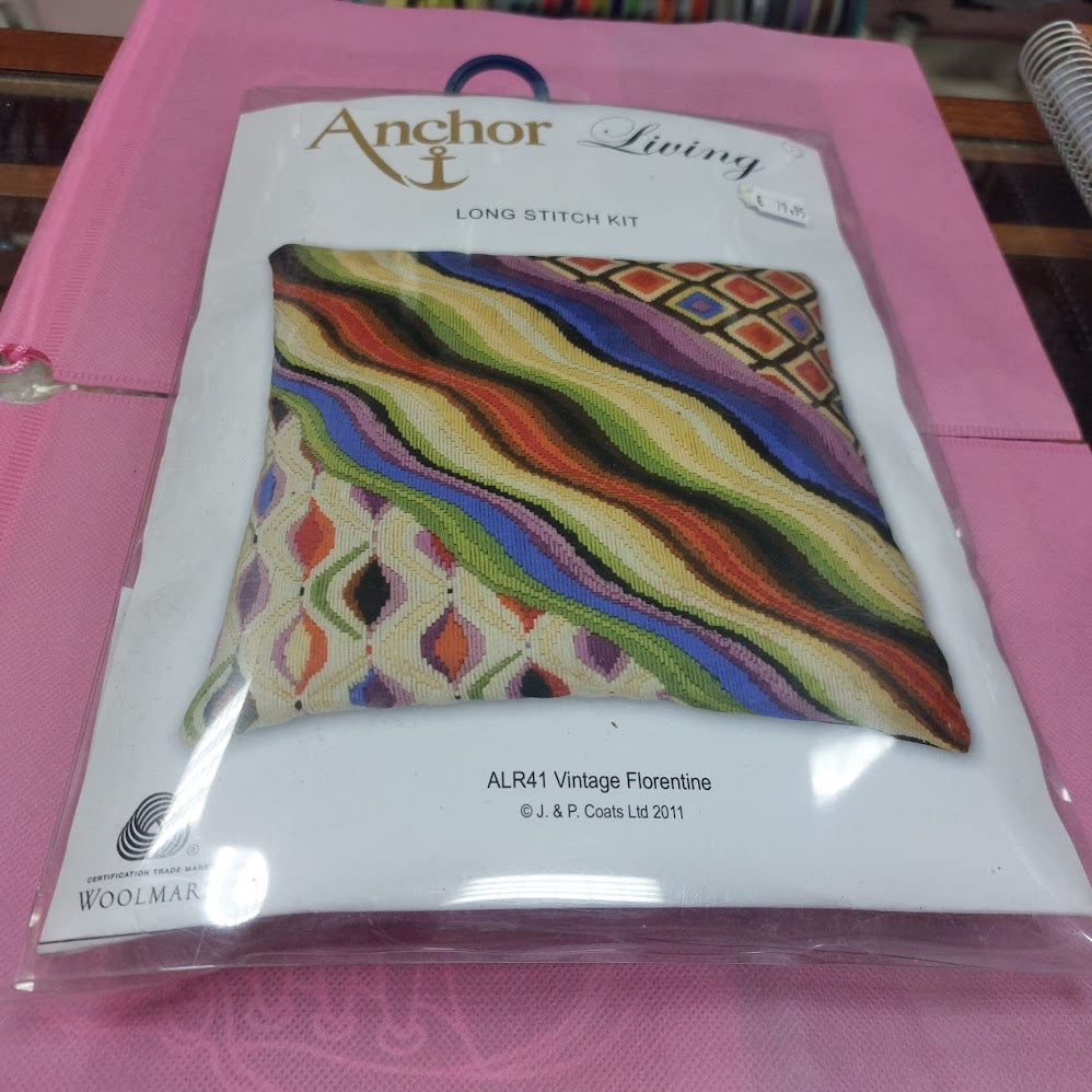 Cojín de Petit Point "Vintage Florentine" (Kit  ANCHOR ALR41)